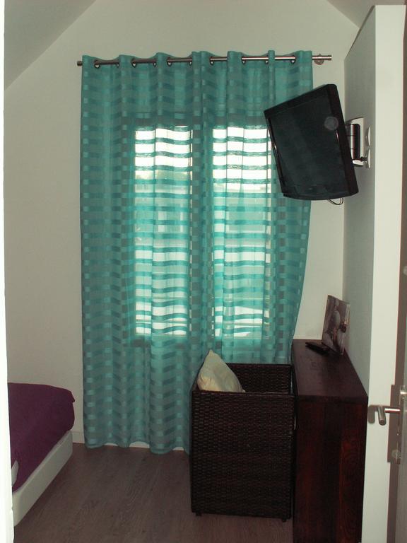 Du Cote De Chez Jos Hotel Bezons Room photo