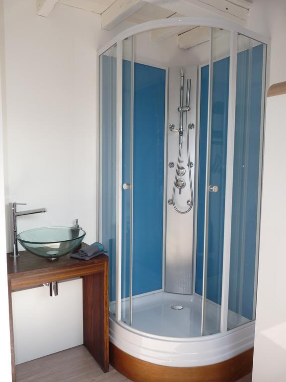 Du Cote De Chez Jos Hotel Bezons Room photo